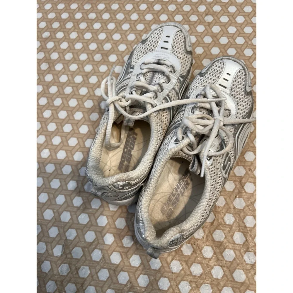 Skechers Women White Gray Sneakers Size 6.5